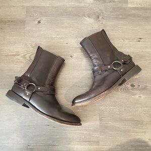 FRYE Men's Size 10.5 Harness Leather Boots Dark Brown